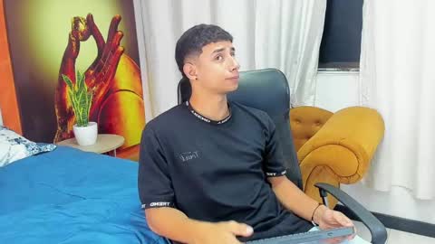 Snapshot of jaze_bradley chatting on February 21, 2025, 11:22 am jaze_bradley online show from February 21, 2025, 11:22 am