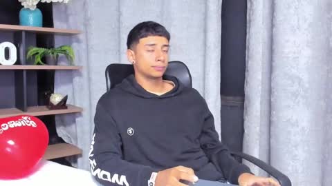 Snapshot of jaze_bradley chatting on February 24, 2025, 11:21 am jaze_bradley online show from February 24, 2025, 11:21 am
