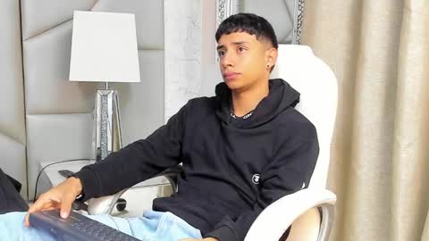 Snapshot of jaze_bradley chatting on March 3, 2025, 11:22 am jaze_bradley online show from March 3, 2025, 11:22 am