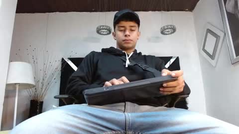 Snapshot of jaze_bradley chatting on March 12, 2025, 11:09 am jaze_bradley online show from March 12, 2025, 11:09 am