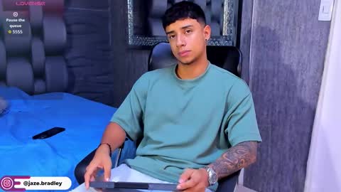 Snapshot of jaze_bradley chatting on October 3, 2025, 11:29 am jaze_bradley online show from October 3, 2025, 11:29 am