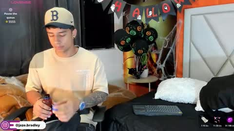 Snapshot of jaze_bradley chatting on October 22, 2025, 11:32 am jaze_bradley online show from October 22, 2025, 11:32 am