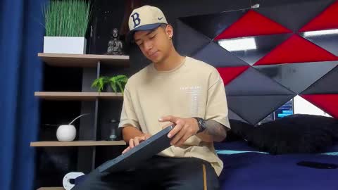 jaze_bradley online show from November 24, 2025, 11:21 am