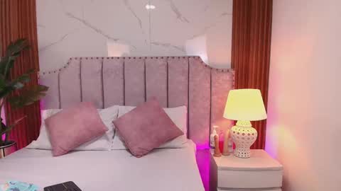 Jazmin online show from October 4, 2025, 5:55 pm