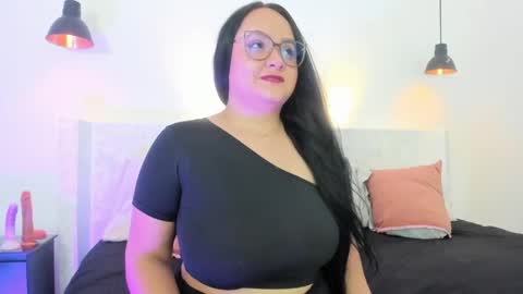 Jazmin online show from May 3, 2026, 10:27 pm
