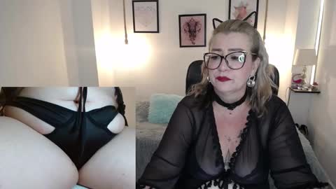 jazmin online show from January 4, 2025, 2:14 am