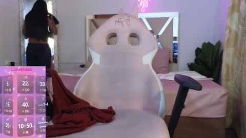 Jazmin  online show from December 3, 2024, 1:30 am