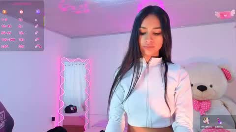 Snapshot of jazmin_tay chatting on September 17, 2025, 11:56 am Jazmin  online show from September 17, 2025, 11:56 am
