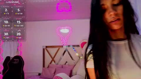 Snapshot of jazmin_tay chatting on September 19, 2025, 11:44 am Jazmin  online show from September 19, 2025, 11:44 am