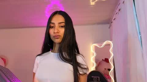 Snapshot of jazmin_tay chatting on October 7, 2025, 11:40 am Jazmin  online show from October 7, 2025, 11:40 am