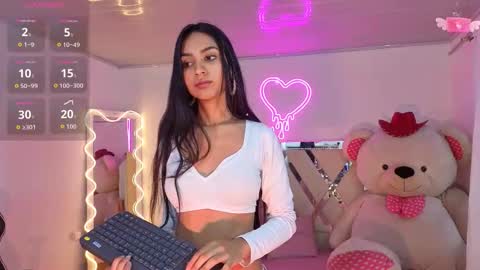 Snapshot of jazmin_tay chatting on October 12, 2025, 11:42 am Jazmin  online show from October 12, 2025, 11:42 am