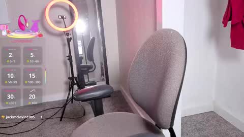 jazmyn6969 online show from October 23, 2025, 7:45 pm