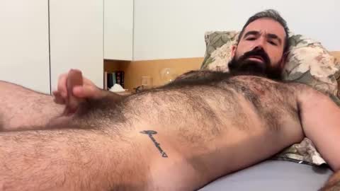 jbearbearbear online show from September 9, 2025, 2:22 am