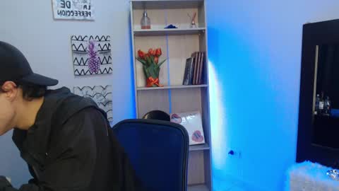 jeam_hot online show from January 20, 2025, 9:32 pm