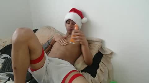 jeampier_sexy online show from December 27, 2024, 2:43 pm