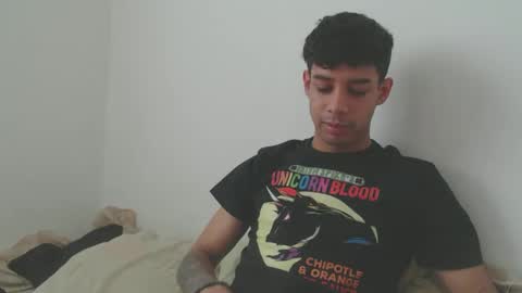 jeampier_sexy online show from January 8, 2025, 5:59 pm