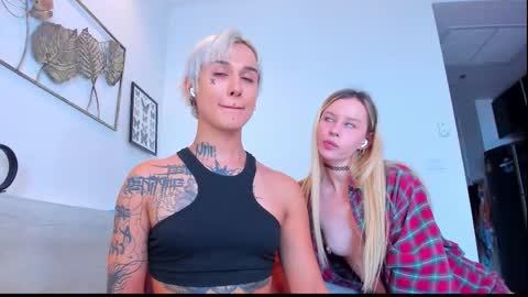 Snapshot of jean_mokujin chatting on October 20, 2025, 2:45 am Akila and Daria online show from October 20, 2025, 2:45 am