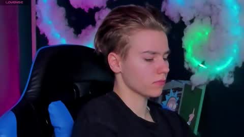 jean_wilsons online show from March 12, 2026, 11:27 am