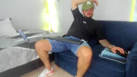 Snapshot of jeann_alex chatting on June 30, 2026, 12:11 am Jean alex online show from June 30, 2026, 12:11 am
