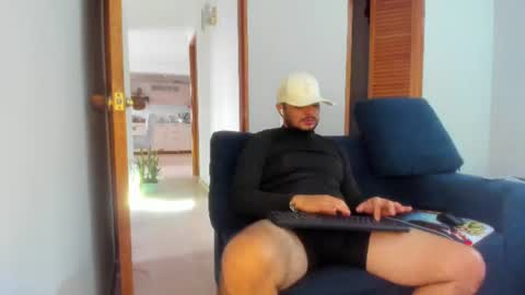 Snapshot of jeann_alex chatting on July 4, 2026, 10:38 pm Jean alex online show from July 4, 2026, 10:38 pm