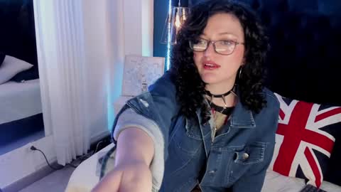 Jean online show from January 10, 2025, 8:04 pm