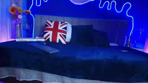 Jean online show from February 24, 2026, 7:56 pm