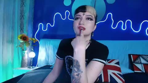 Jean online show from May 11, 2026, 7:44 pm
