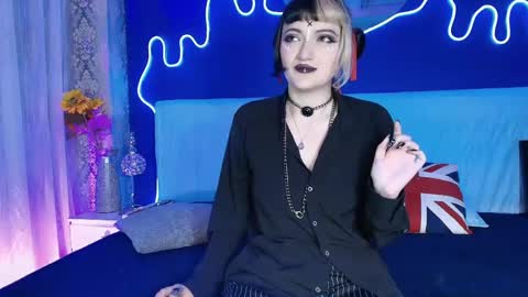 Jean online show from May 21, 2026, 7:43 pm