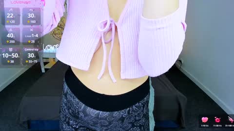 jeanniefox_ online show from January 24, 2025, 9:26 pm