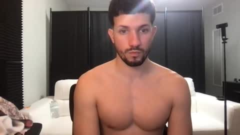 jeanwhitebianco online show from January 14, 2026, 10:36 pm