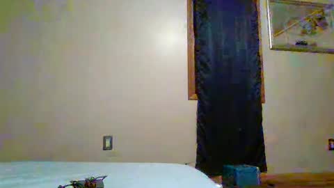 jearnold44 online show from January 28, 2025, 4:29 am