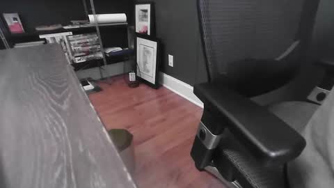 Snapshot of jedge4404 chatting on October 15, 2025, 2:39 pm jedge4404 online show from October 15, 2025, 2:39 pm