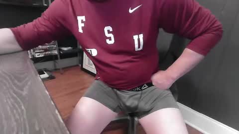 Snapshot of jedge4404 chatting on November 9, 2025, 6:17 pm jedge4404 online show from November 9, 2025, 6:17 pm