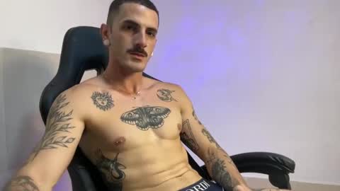 Snapshot of jeff_cube chatting on September 29, 2025, 4:01 pm Jeff and Mugi  Independent model online show from September 29, 2025, 4:01 pm