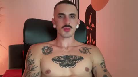 Snapshot of jeff_cube chatting on October 2, 2025, 9:33 pm Jeff and Mugi  Independent model online show from October 2, 2025, 9:33 pm