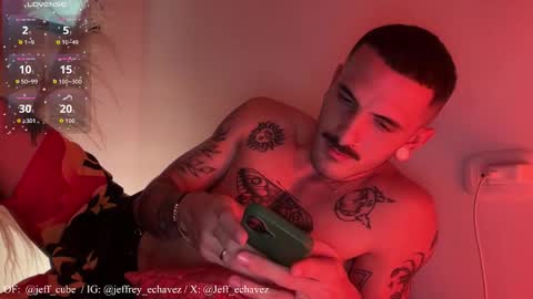 Snapshot of jeff_cube chatting on October 25, 2025, 4:13 pm Jeff and Mugi  Independent model online show from October 25, 2025, 4:13 pm