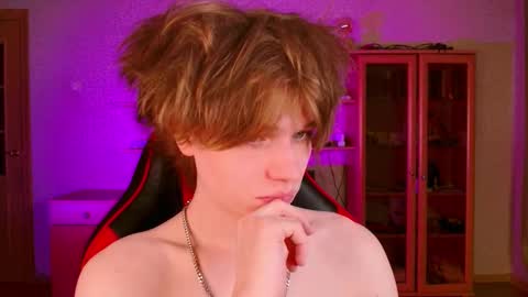 Snapshot of jeffreyue chatting on November 14, 2025, 1:10 pm Jeffrey online show from November 14, 2025, 1:10 pm