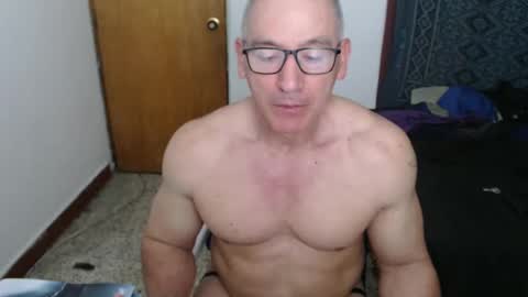 Snapshot of jefmuscletw chatting on September 18, 2025, 3:52 am brayam online show from September 18, 2025, 3:52 am