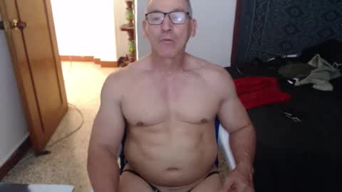 Snapshot of jefmuscletw chatting on September 23, 2025, 7:28 pm brayam online show from September 23, 2025, 7:28 pm