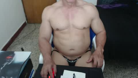 Snapshot of jefmuscletw chatting on October 5, 2025, 1:31 pm brayam online show from October 5, 2025, 1:31 pm