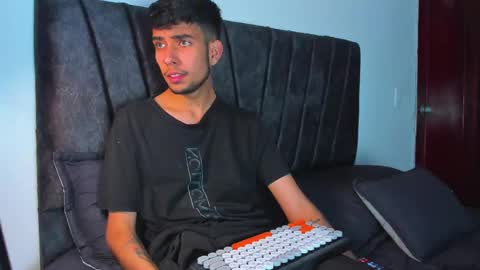 jei online show from October 14, 2025, 5:47 pm