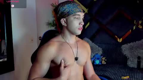 Snapshot of jeicob_stone1 chatting on June 20, 2026, 2:36 am JEICOB STONE online show from June 20, 2026, 2:36 am