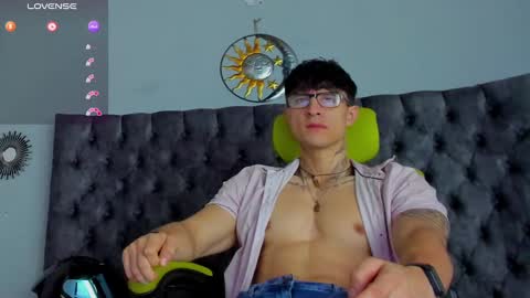 Snapshot of jeins_carter chatting on December 5, 2024, 2:11 pm JC online show from December 5, 2024, 2:11 pm