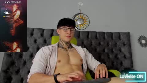 Snapshot of jeins_carter chatting on January 29, 2025, 1:38 pm JC online show from January 29, 2025, 1:38 pm