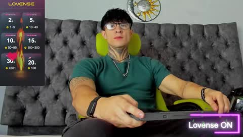 Snapshot of jeins_carter chatting on February 21, 2025, 1:22 pm JC online show from February 21, 2025, 1:22 pm