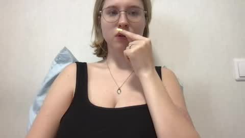Inna  online show from May 4, 2026, 5:03 am