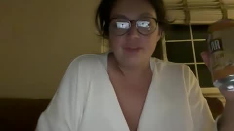 Snapshot of jellybeanin chatting on December 9, 2024, 6:45 am Jelli online show from December 9, 2024, 6:45 am