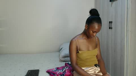 Jemmi online show from February 24, 2026, 7:01 pm