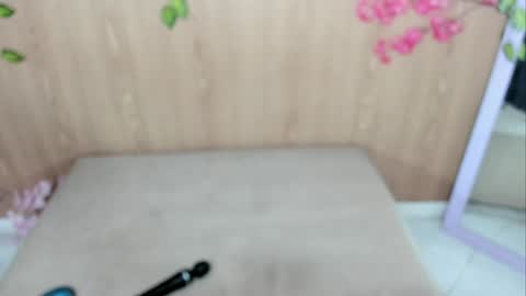 Jenelotizz online show from May 4, 2026, 12:50 am