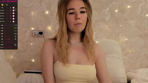 Snapshot of jeniferji chatting on October 7, 2025, 3:53 pm EvaSileZ online show from October 7, 2025, 3:53 pm